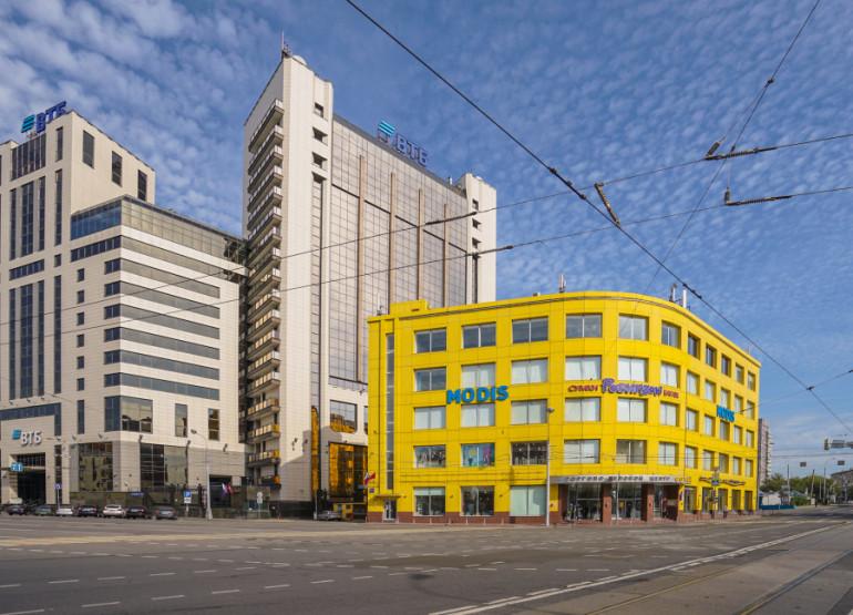 МФК Сотый: Вид от метро или ближайшей остановки